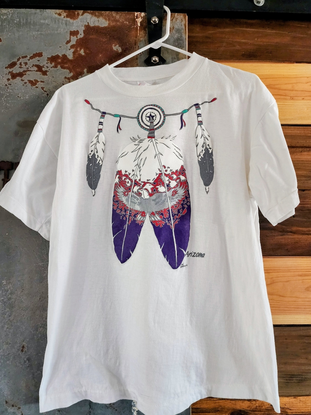 Vintage Arizone White Short Sleeve Tee with Feather Graphic